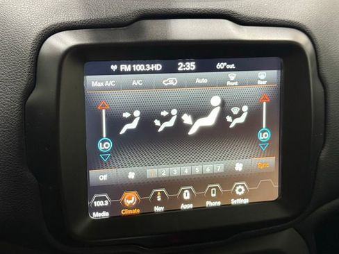 Used 2023 Jeep Renegade Latitude image 29