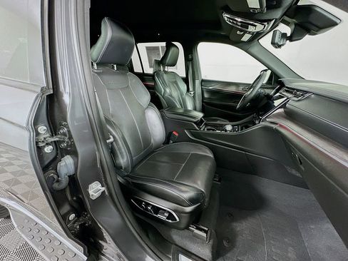 Certified 2023 Jeep Grand Cherokee L Overland w/ Luxury Tech Group IV image 40