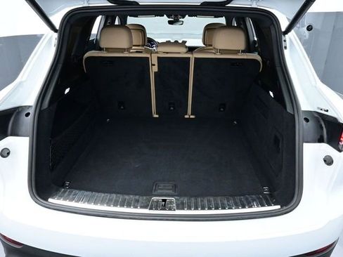 Certified 2023 Porsche Cayenne image 16