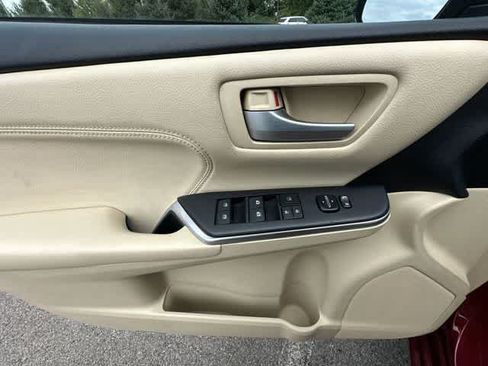 Used 2017 Toyota Camry XLE FWD image 16