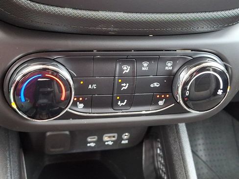 Used 2023 Chevrolet TrailBlazer LT FWD image 18