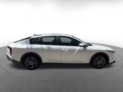 Used 2025 Kia K4 FWD image 16