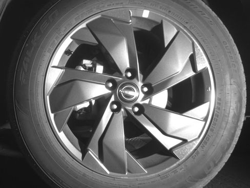 Used 2025 Nissan Rogue SV FWD image 12
