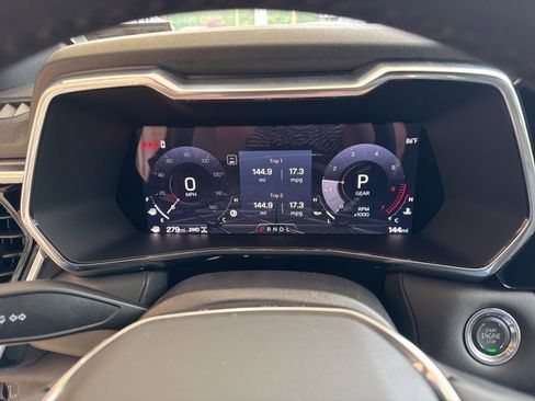 New 2025 GMC Canyon Elevation w/ Convenience Package image 15