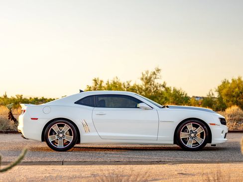 Used 2010 Chevrolet Camaro SS w/ RS Package image 9