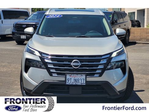 Used 2024 Nissan Rogue SV w/ SV Premium Package AWD/4WD image 3
