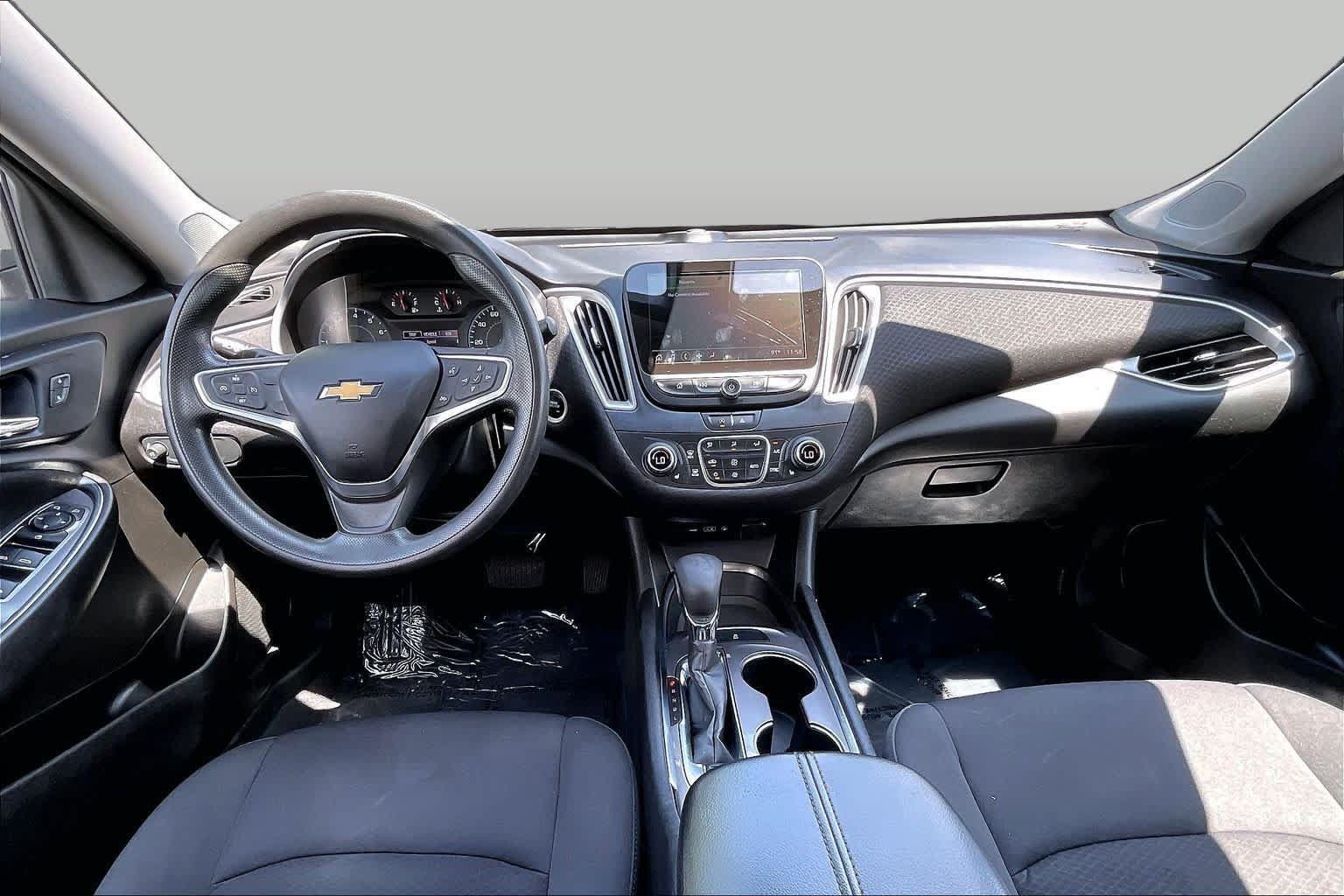 Used 2022 Chevrolet Malibu LT FWD image 15