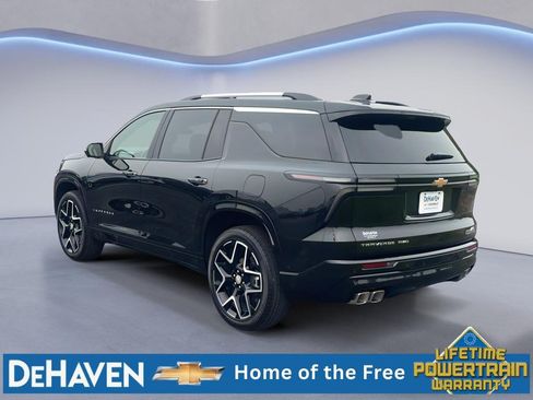 Used 2026 Chevrolet Traverse High Country w/ LPO, Floor Liner Package AWD/4WD image 4