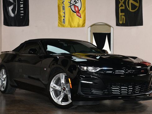 Used 2021 Chevrolet Camaro SS RWD image 3