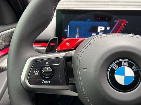 Used 2025 BMW M5 w/ Executive Package image 15