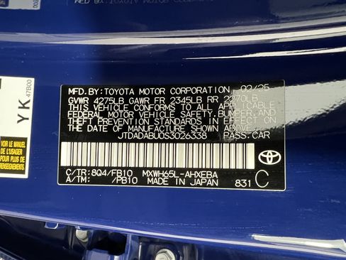 Used 2025 Toyota Prius LE AWD/4WD image 33