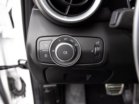 Used 2024 Alfa Romeo Giulia Veloce image 27