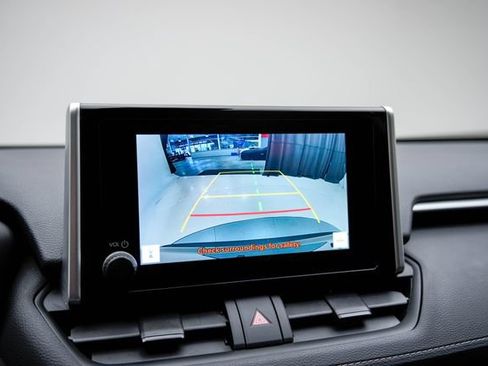 Used 2025 Toyota RAV4 XLE AWD/4WD image 3