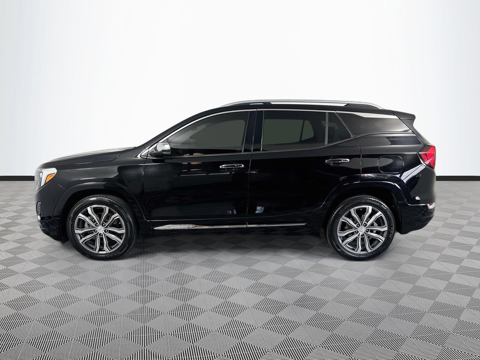 Used 2020 GMC Terrain Denali FWD image 4