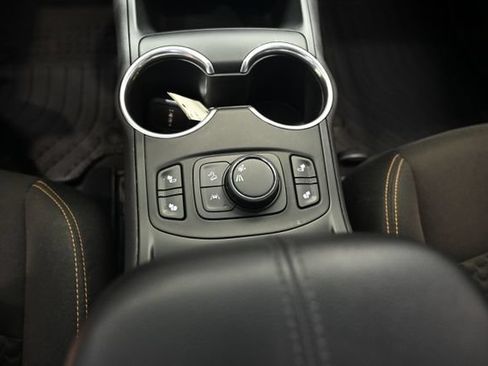 Used 2021 GMC Terrain SLE w/ Driver Convenience Package FWD image 19