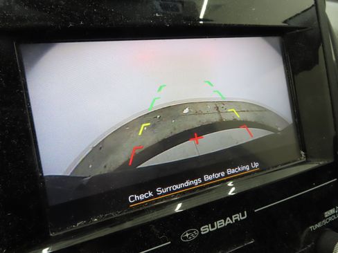 Used 2021 Subaru Crosstrek 2.0i AWD/4WD image 18