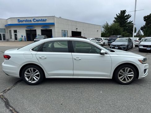 Used 2020 Volkswagen Passat 2.0T SE FWD image 2