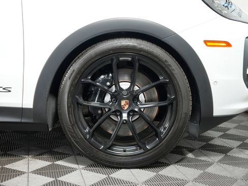 Certified 2025 Porsche Cayenne GTS AWD/4WD image 16