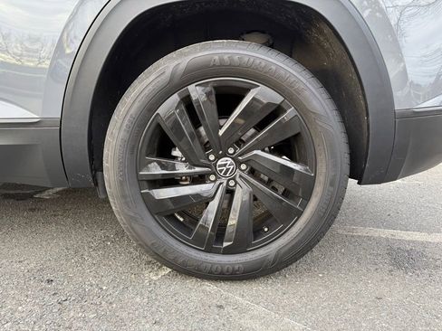 Used 2022 Volkswagen Atlas Cross Sport SE w/ Panoramic Sunroof Package image 18