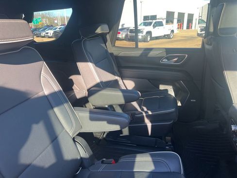 Used 2021 GMC Yukon SLT w/ SLT Premium Package image 41