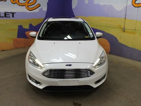 Used 2016 Ford Focus Titanium w/ Titanium Technology Package FWD image 3
