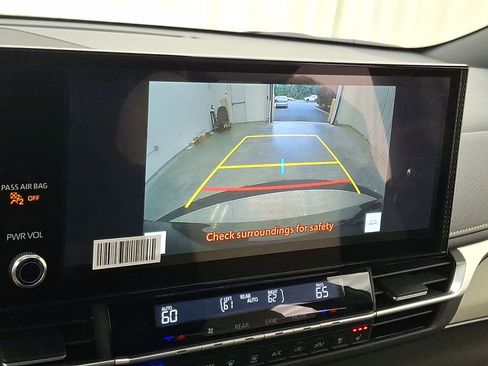 Used 2026 Toyota Sienna Limited FWD image 18