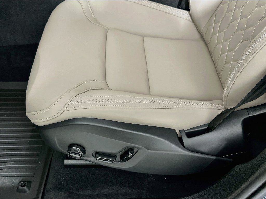 Used 2026 Volvo XC60 B5 Plus w/ Protection Package Premier AWD/4WD image 9