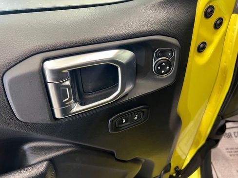 Used 2023 Jeep Wrangler Unlimited Rubicon w/ Dual Top Group image 14