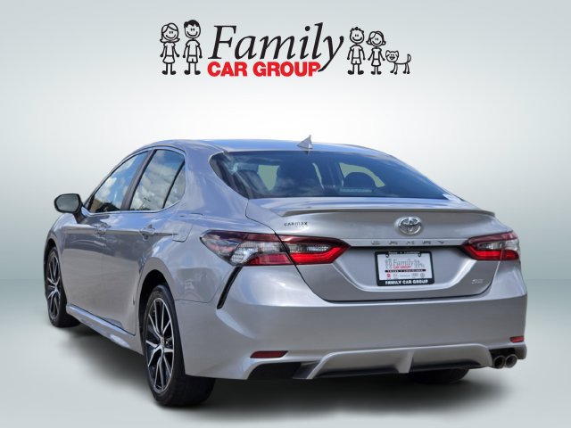 Used 2024 Toyota Camry SE FWD image 3