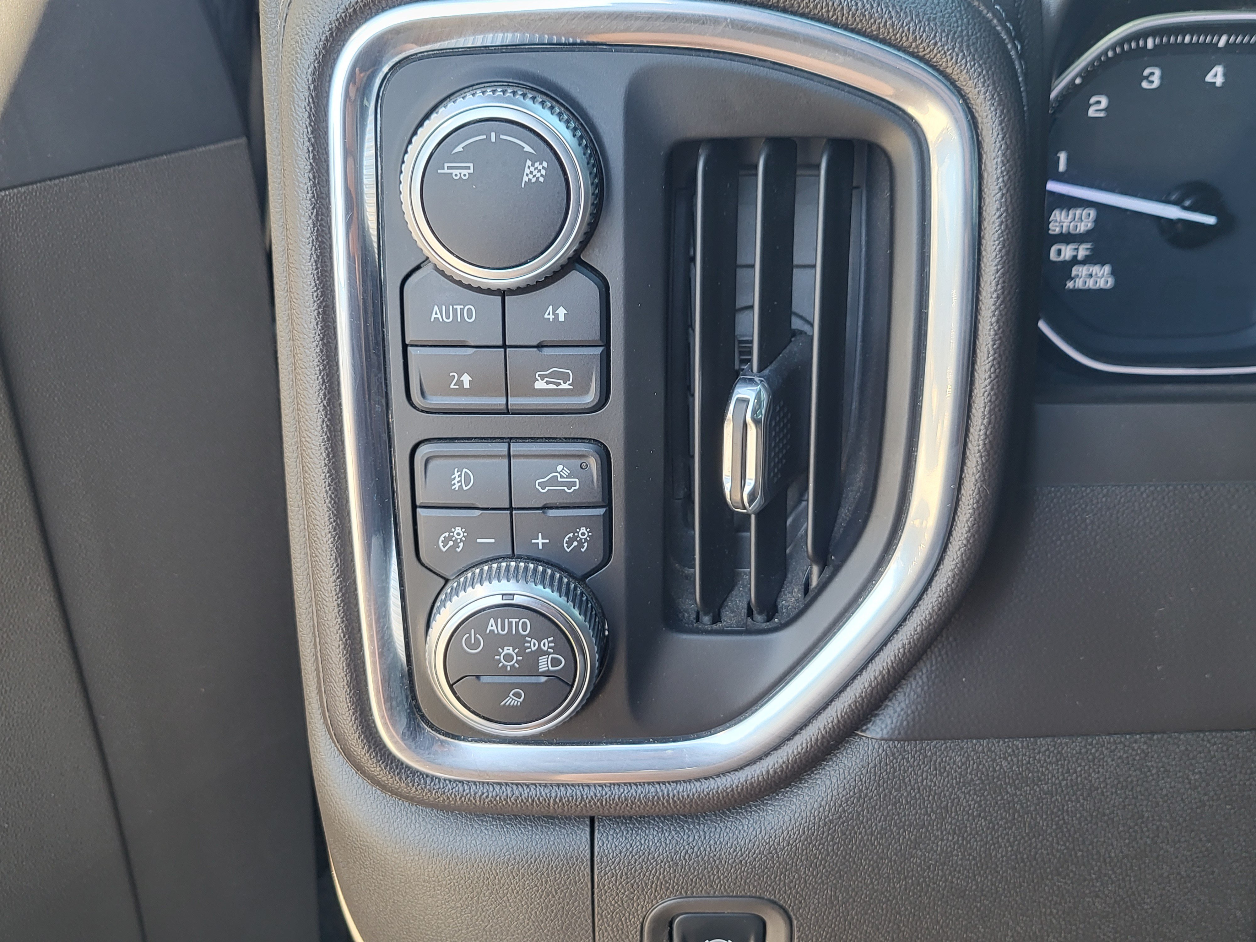 Used 2019 GMC Sierra 1500 SLT w/ SLT Premium Plus Package AWD/4WD image 19