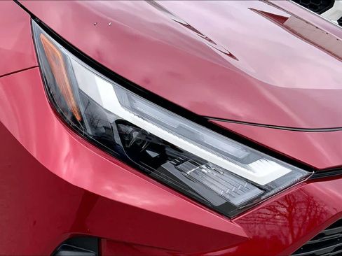 Used 2025 Toyota RAV4 XLE Premium image 28