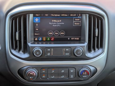Used 2022 Chevrolet Colorado ZR2 AWD/4WD image 19