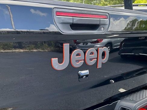 Used 2021 Jeep Gladiator Mojave AWD/4WD image 24