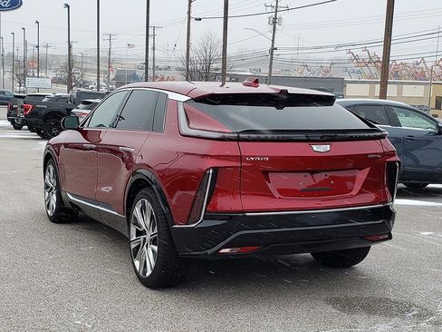 Used 2024 Cadillac Lyriq Luxury w/ LPO, Floor Liner Package image 7