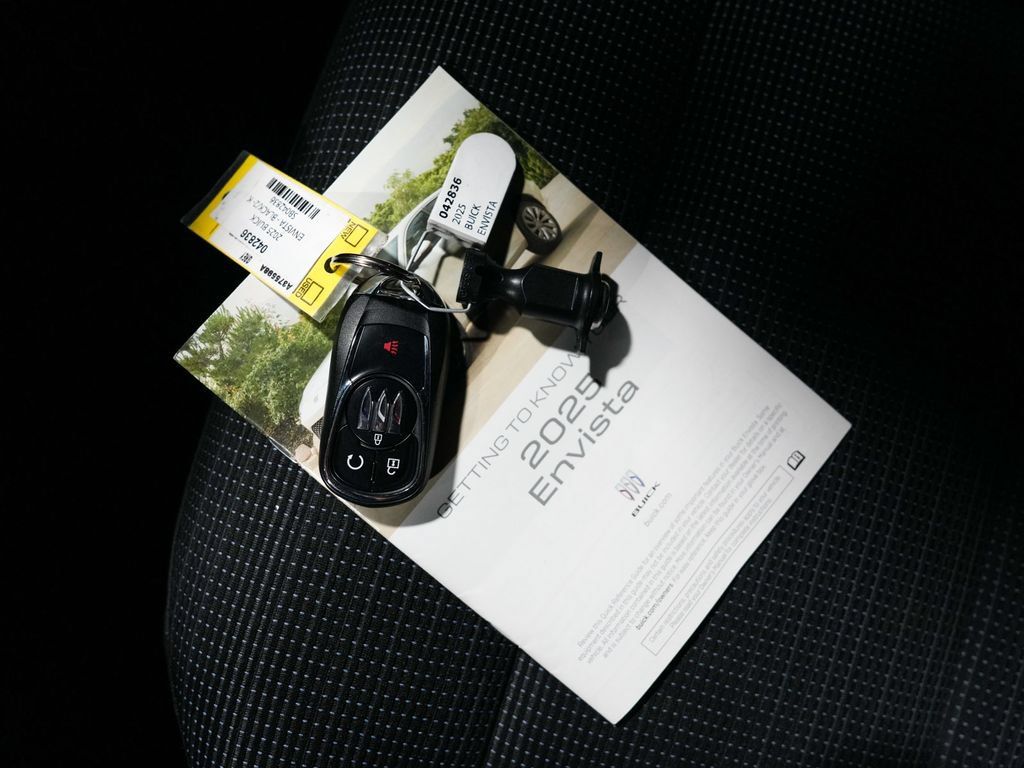 Used 2025 Buick Envista Preferred w/ Convenience I Package FWD image 21