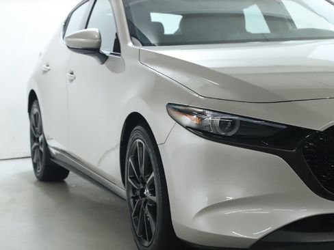 Used 2022 MAZDA MAZDA3 s image 8