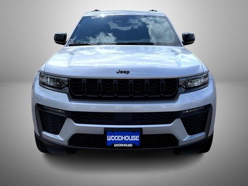 New 2026 Jeep Grand Cherokee L Limited w/ Limited Altitude Package AWD/4WD image 2