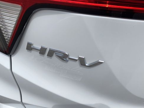 Used 2020 Honda HR-V Touring image 25