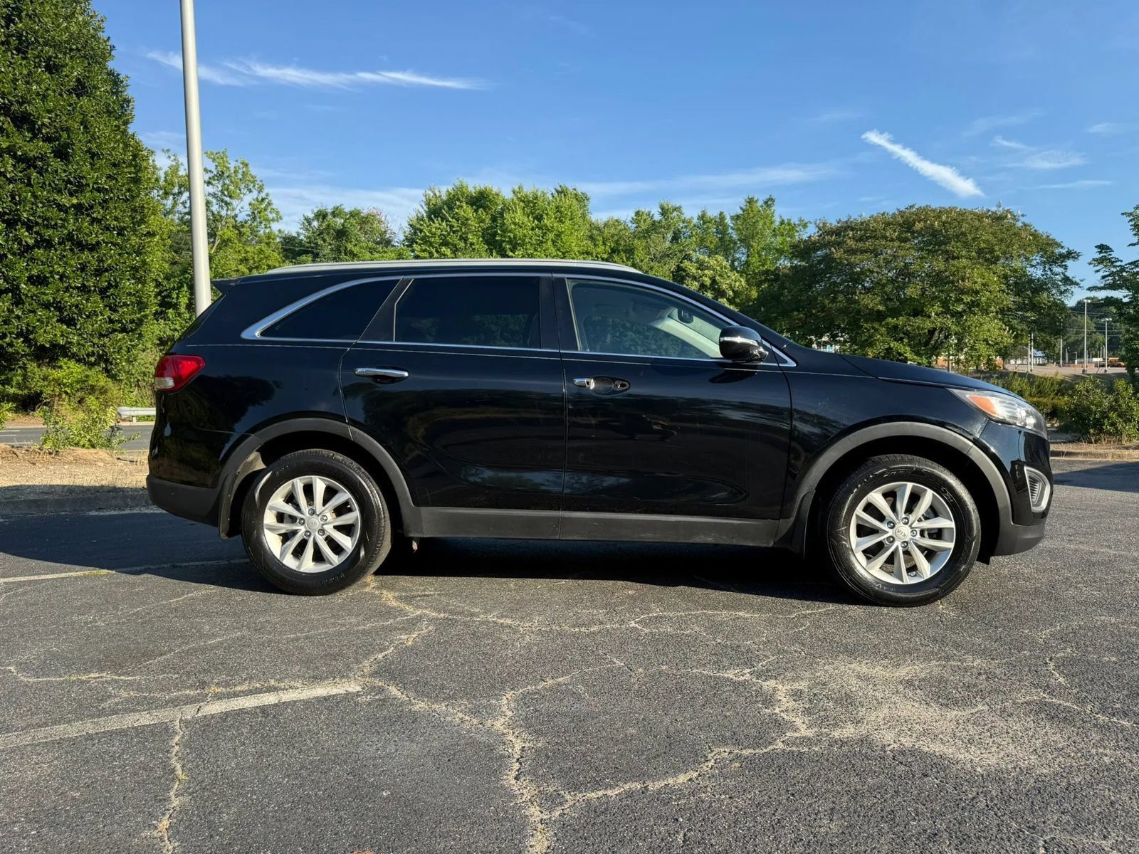 Used 2016 Kia Sorento FWD w/ LX Convenience Package image 4