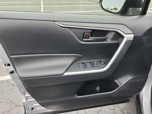 Used 2025 Toyota RAV4 LE AWD/4WD image 23
