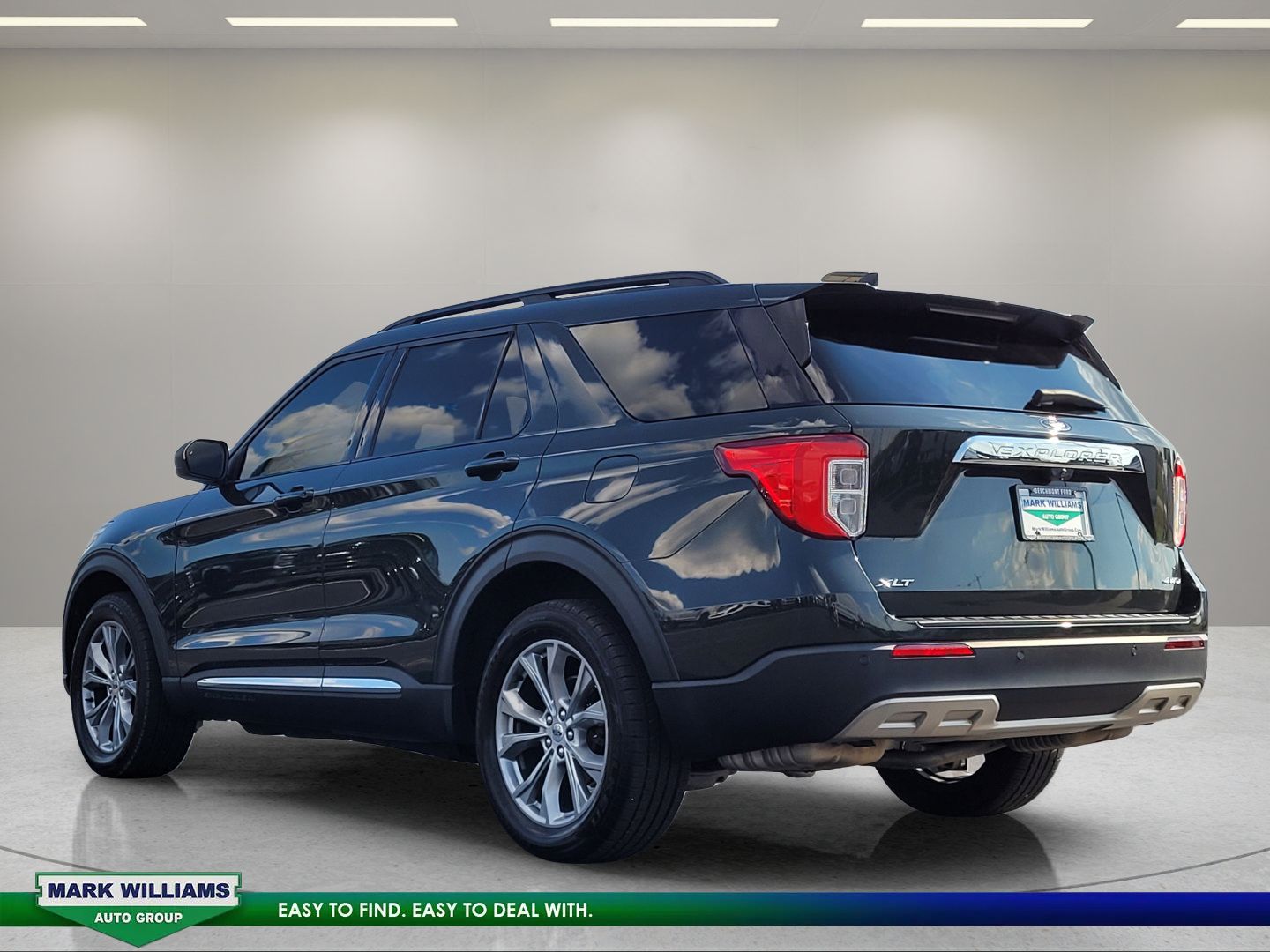 Certified 2022 Ford Explorer XLT w/ Equipment Group 202A AWD/4WD image 6