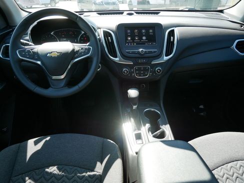 Used 2024 Chevrolet Equinox LT AWD/4WD image 12