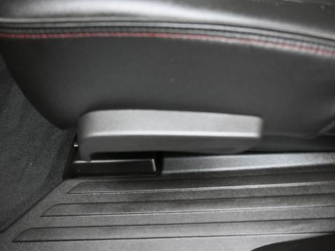 Used 2023 Chevrolet Traverse RS image 42