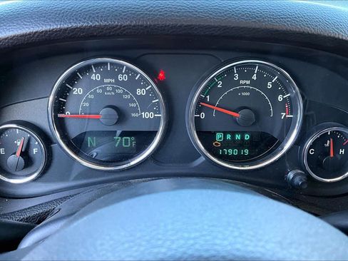 Used 2013 Jeep Wrangler Unlimited Sahara w/ Connectivity Group AWD/4WD image 20