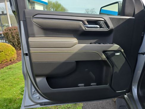 Used 2023 Chevrolet Silverado 1500 ZR2 w/ Technology Package image 18