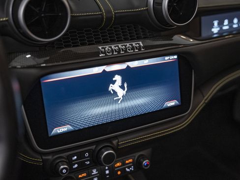 Used 2019 Ferrari Portofino image 48