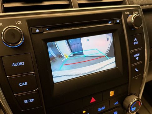 Used 2017 Toyota Camry LE image 13