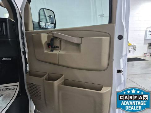 Used 2021 Chevrolet Express 3500 Extended w/ Driver Convenience Package RWD image 20