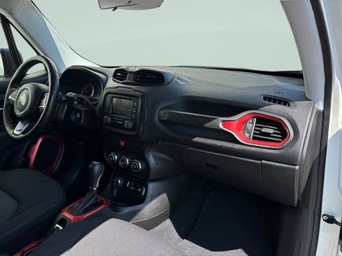 Used 2017 Jeep Renegade Trailhawk AWD/4WD image 31