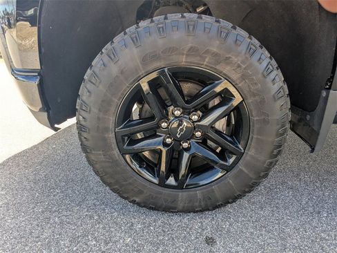 Used 2021 Chevrolet Silverado 1500 LT Trail Boss w/ Bed Protection Package image 11